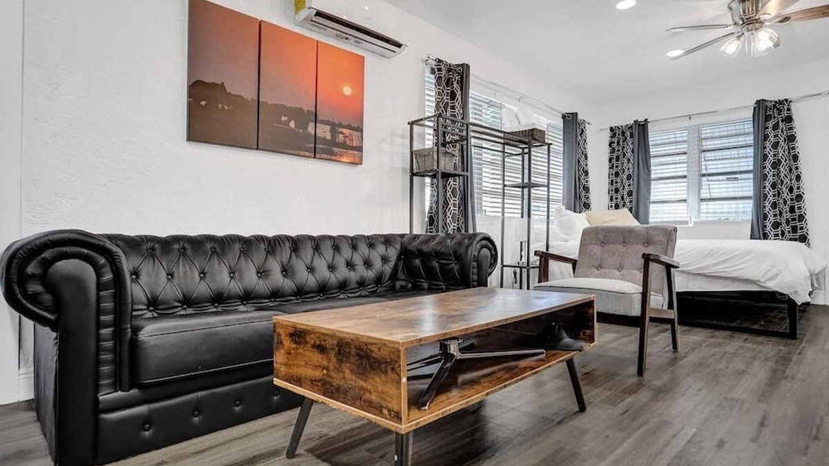 Central Fort Lauderdale Apartment | Luxury Studio near Everything - Parking - Beach