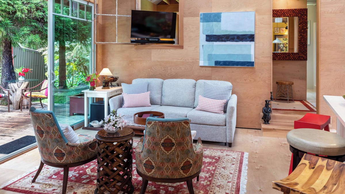 Volcano House | Luxury Suite 1 Mile from Volcanoes National Park