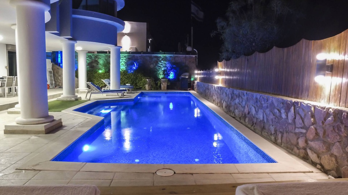 Eilat House | Luxury suite by the pool