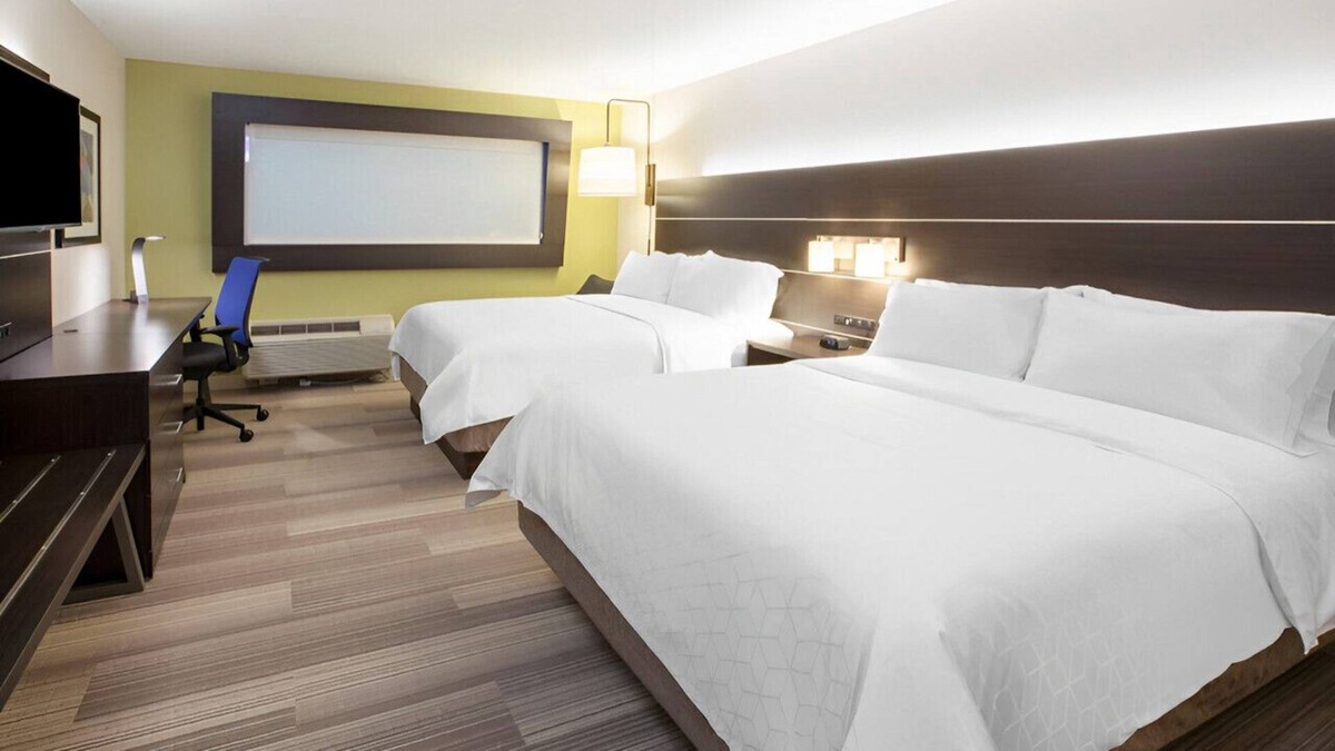 Roseville House | Luxury Suite for Work & Leisure Stays! W/ WiFi!