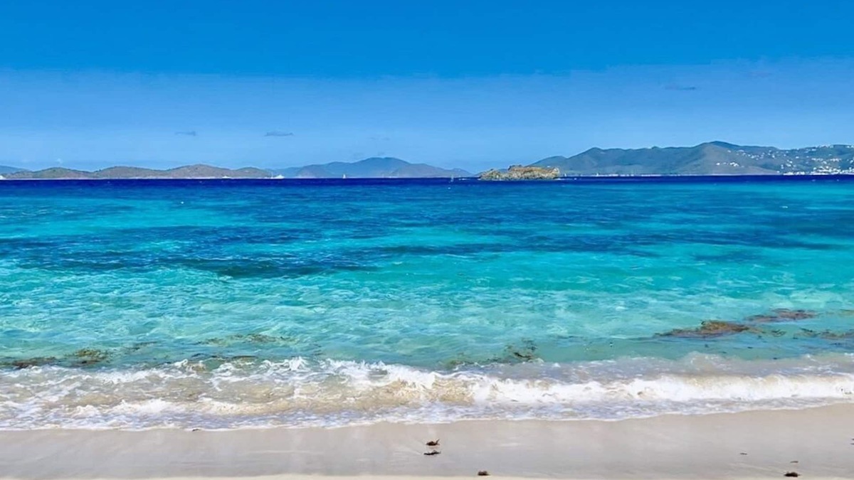 Red Hook Resort | Luxury Suite on the Sand @ Sapphire Beach Resort I