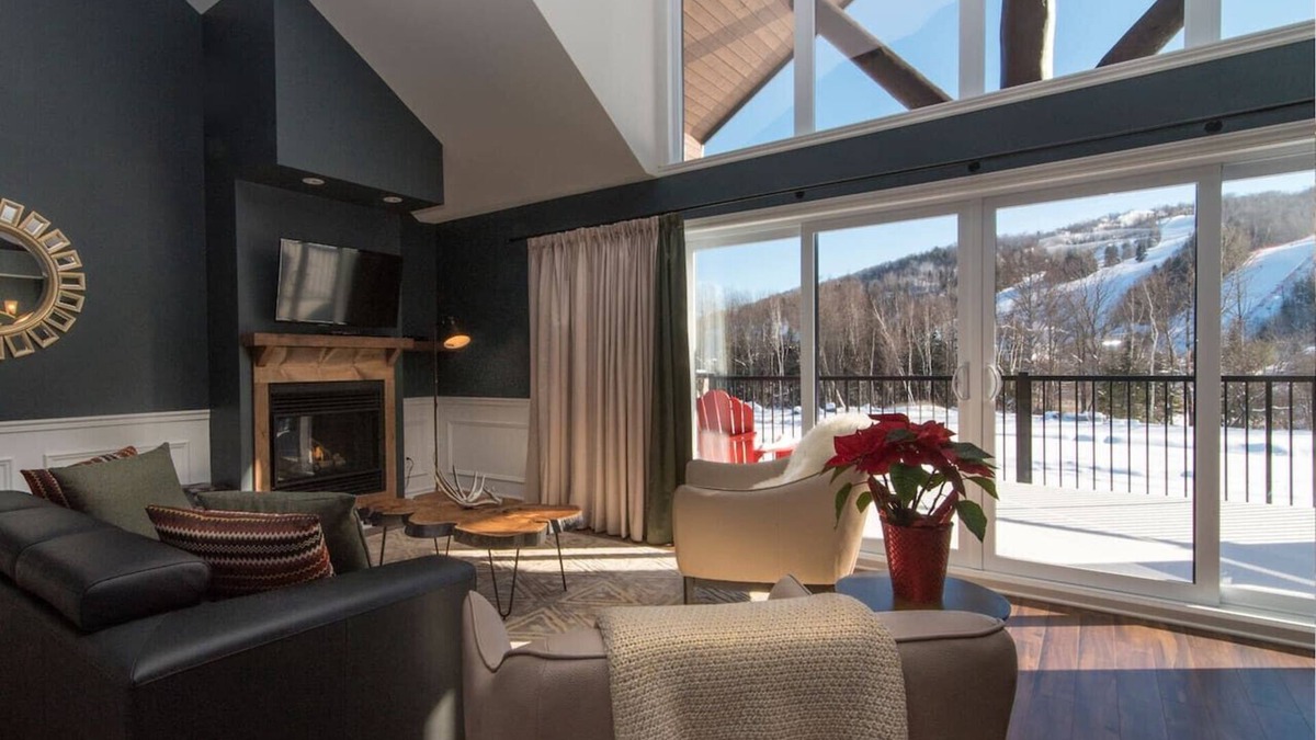 Saint-Sauveur Apartment | Luxury suite with breathtaking views Ski in Ski out