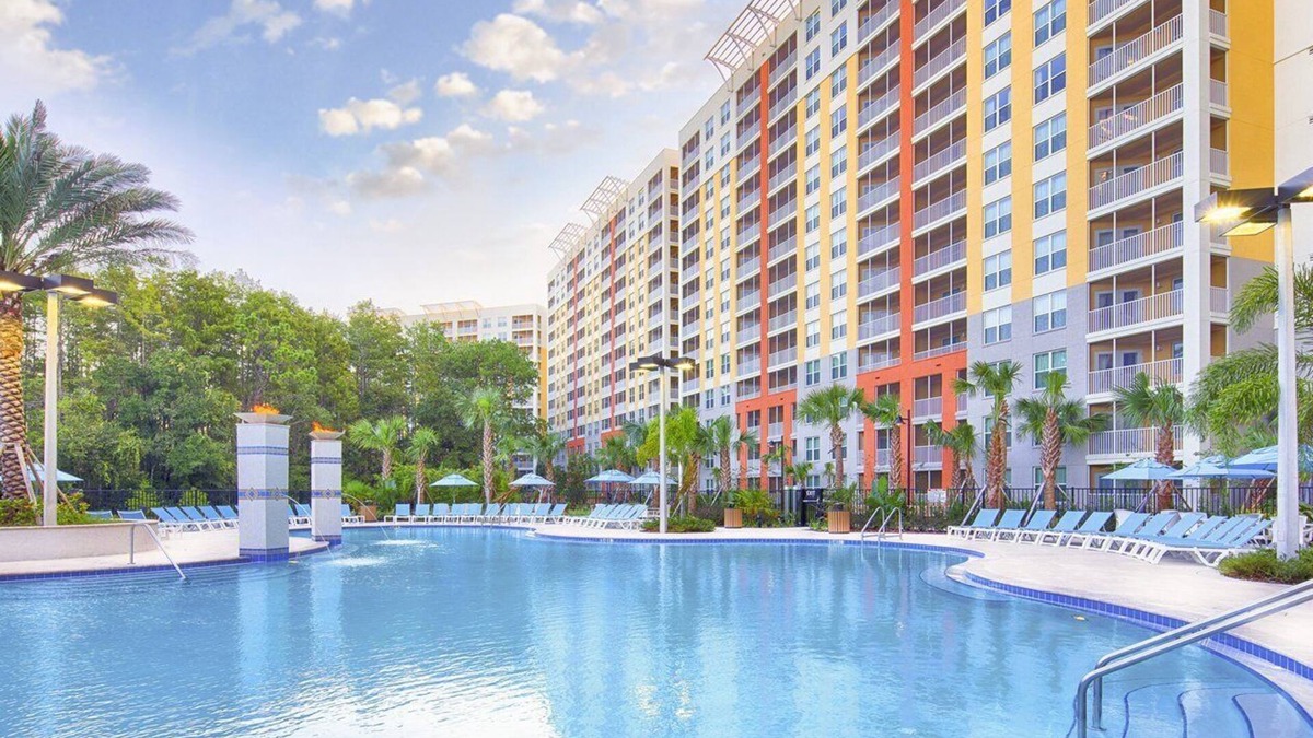 Florida Central Atlantic Coast Resort | Luxury suites, 7 heated pools & minutes from Orlando’s world-famous parks