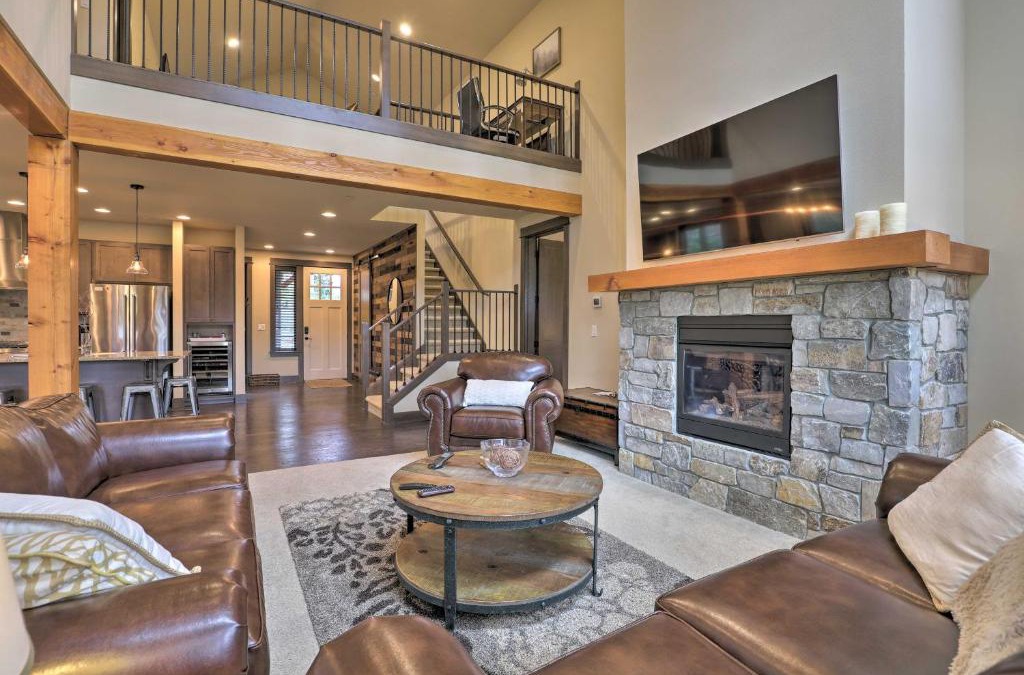 Cle Elum House | Luxury Suncadia Resort Retreat with Private Hot Tub!