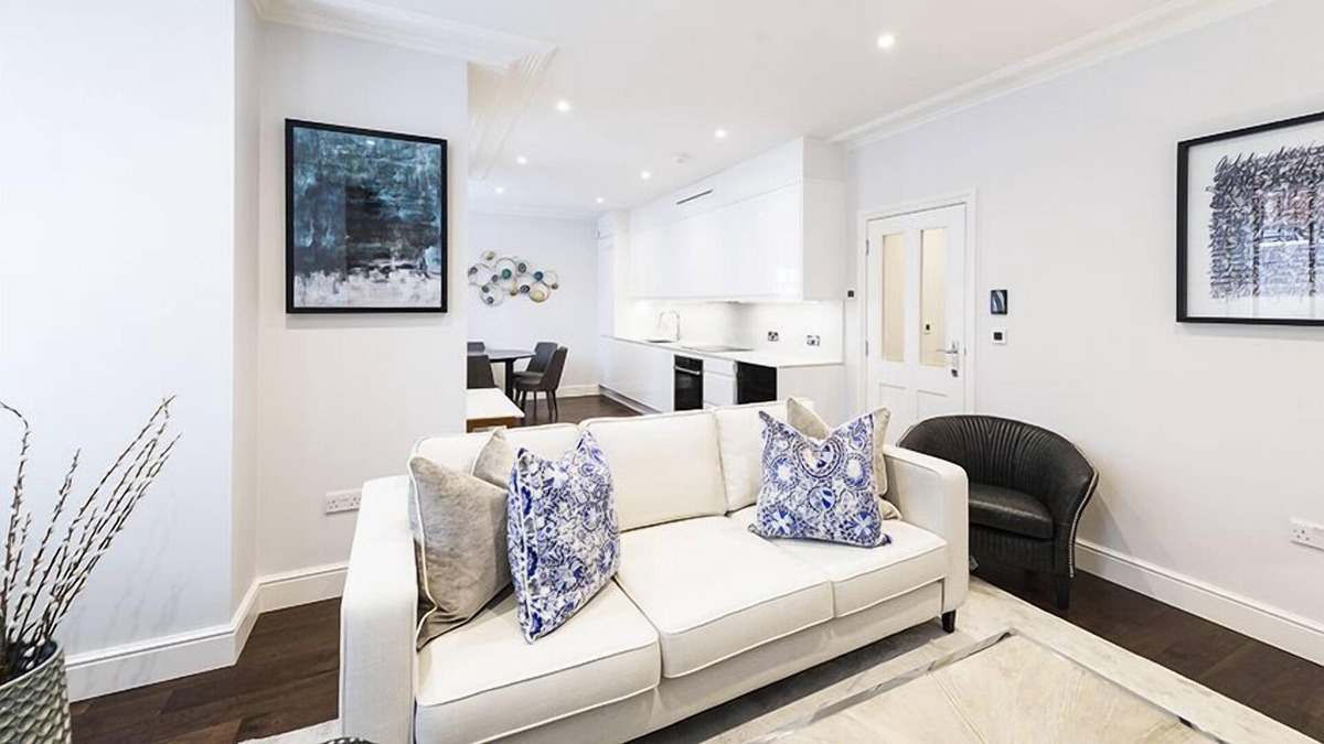 Ravenscourt Park Apartment | Luxury Three Bedroom Apartment (Lower Ground Floor)