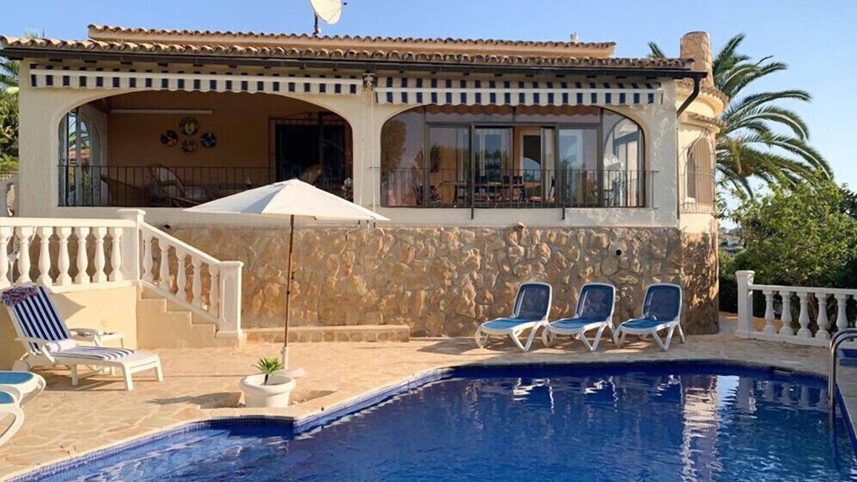 El Tesoro Villa | Luxury Three Bedroom Detached Villa - Private Pool, Barbecue Terrace & Sea Views