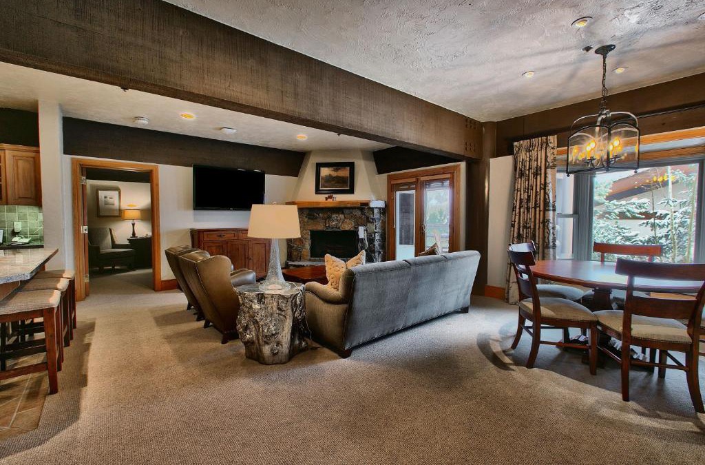 Deer Valley Apartment | Luxury Three Bedroom Suite with Mountain Views and Hot Tub apartment hotel