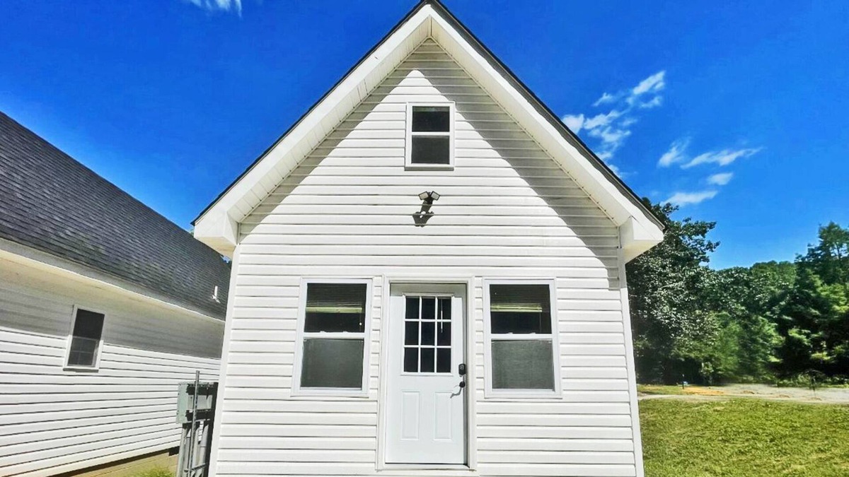 Albertville Cottage | Luxury Tiny Home #1 at Sweet Springs