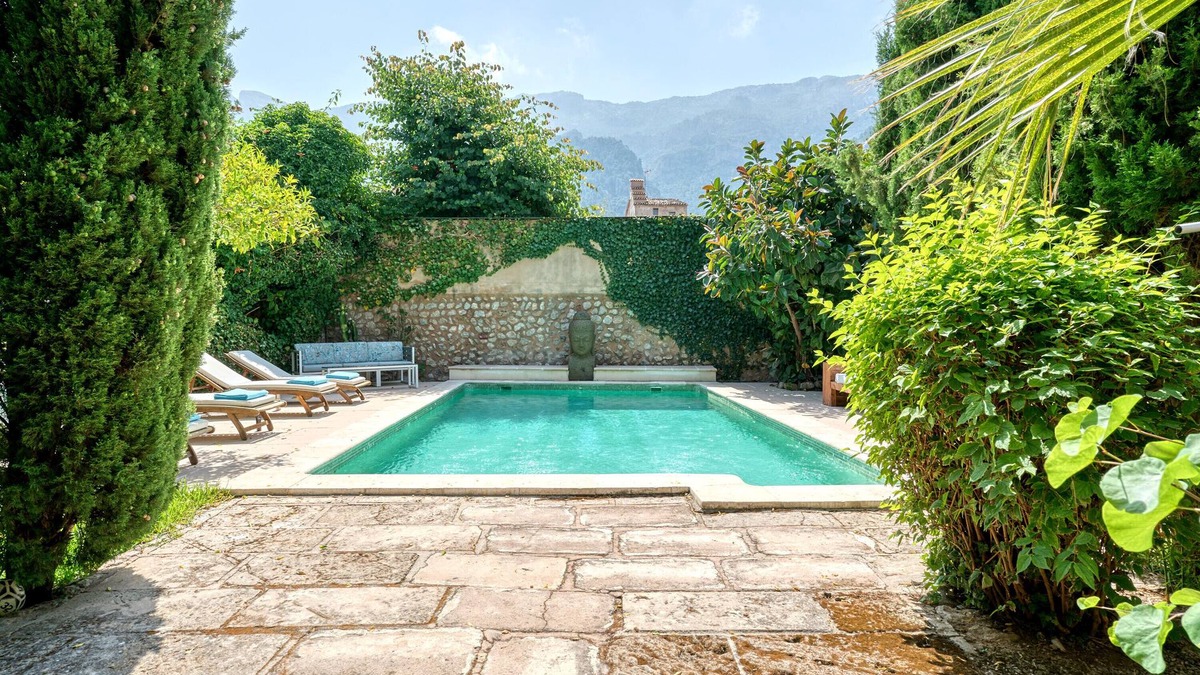 Soller Villa | Luxury Town Villa With Big Pool and Garden, parking, AC in all bedrooms