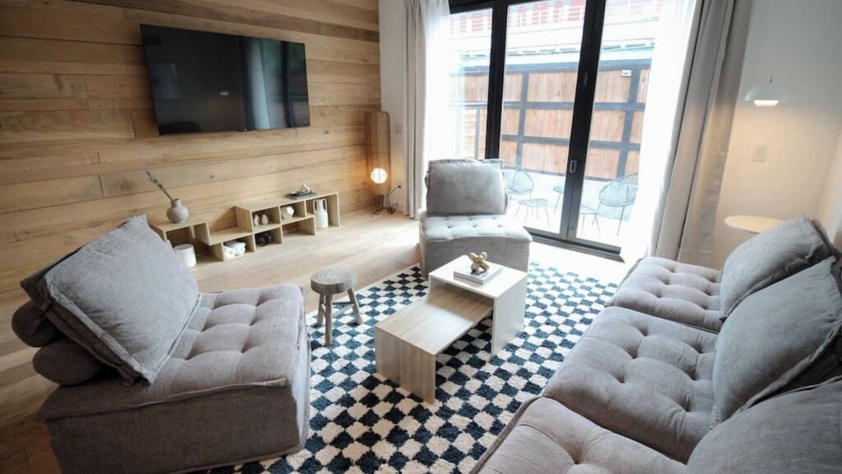 Olde Kensington House | Luxury Townhome 13 | Free Park | Hosted StayRafa