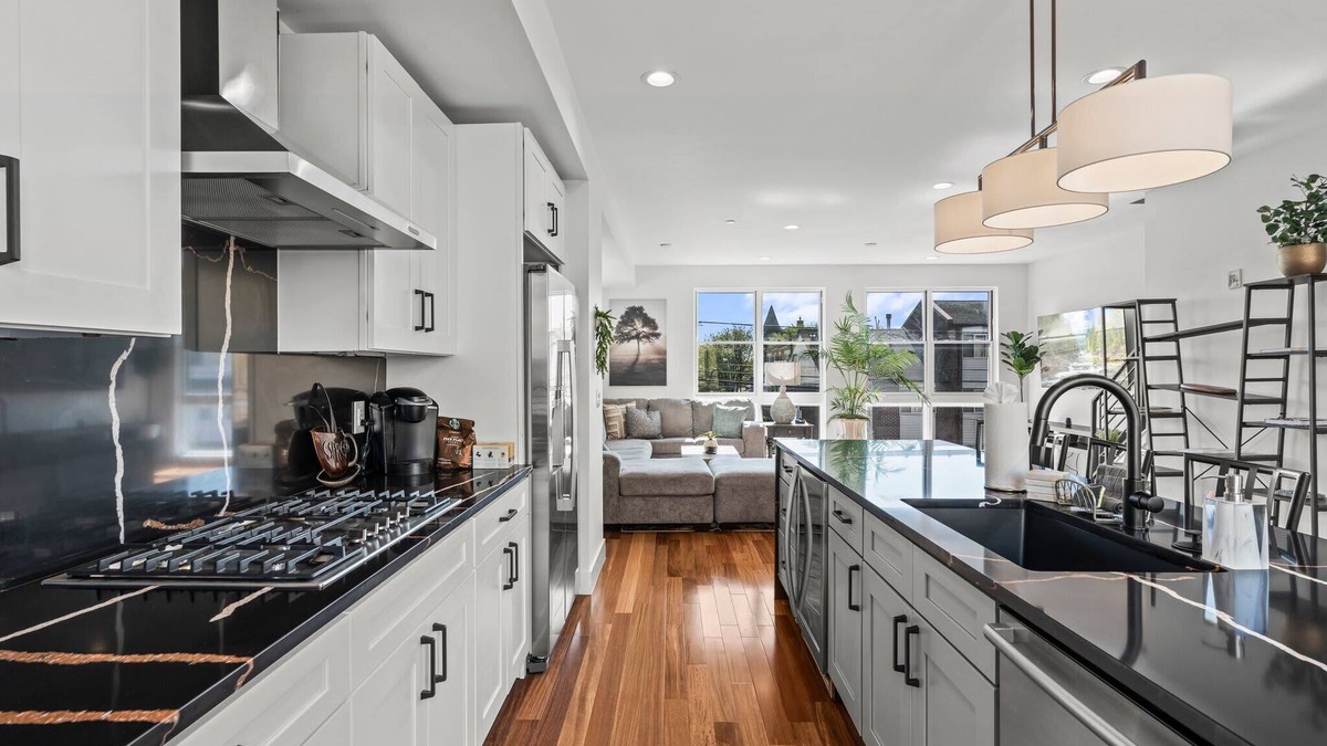West Poplar House | Luxury Townhome 2 Car Garage and Decks 2 Billiards Room