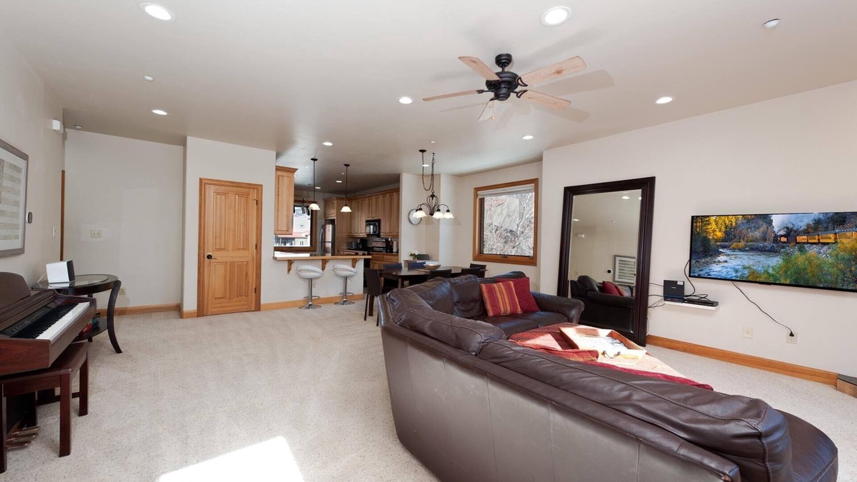 Durango House | Luxury Townhome - 4 Miles from Downtown - AC in Bedrooms
