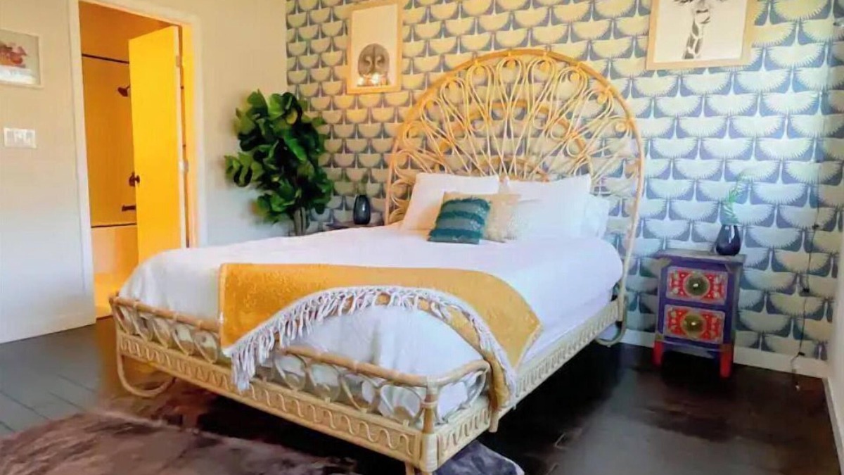 Prescott House | Luxury Tri Level Townhome w/2 Master Suites