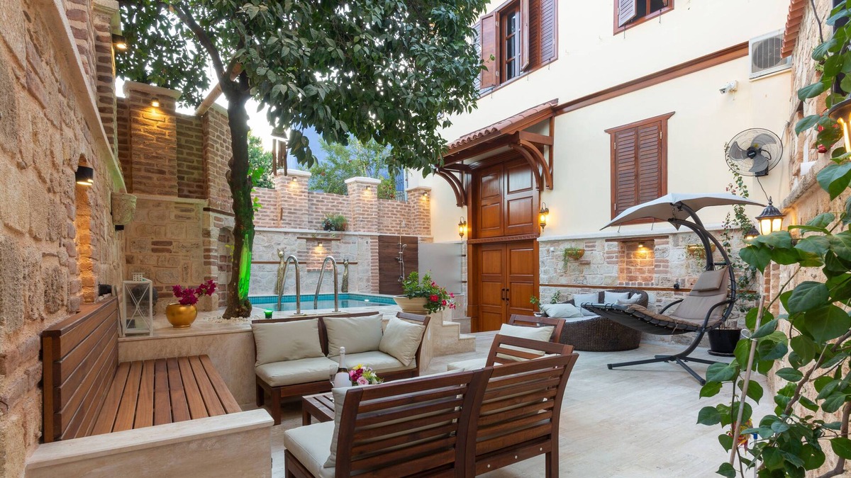 Kaleici Villa | Luxury Triplex Villa with Pool