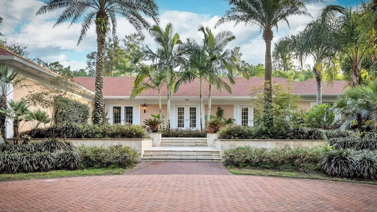 Lake Wales House | Luxury Tropical Florida Getaway - Close to Disney/Universal/Legoland