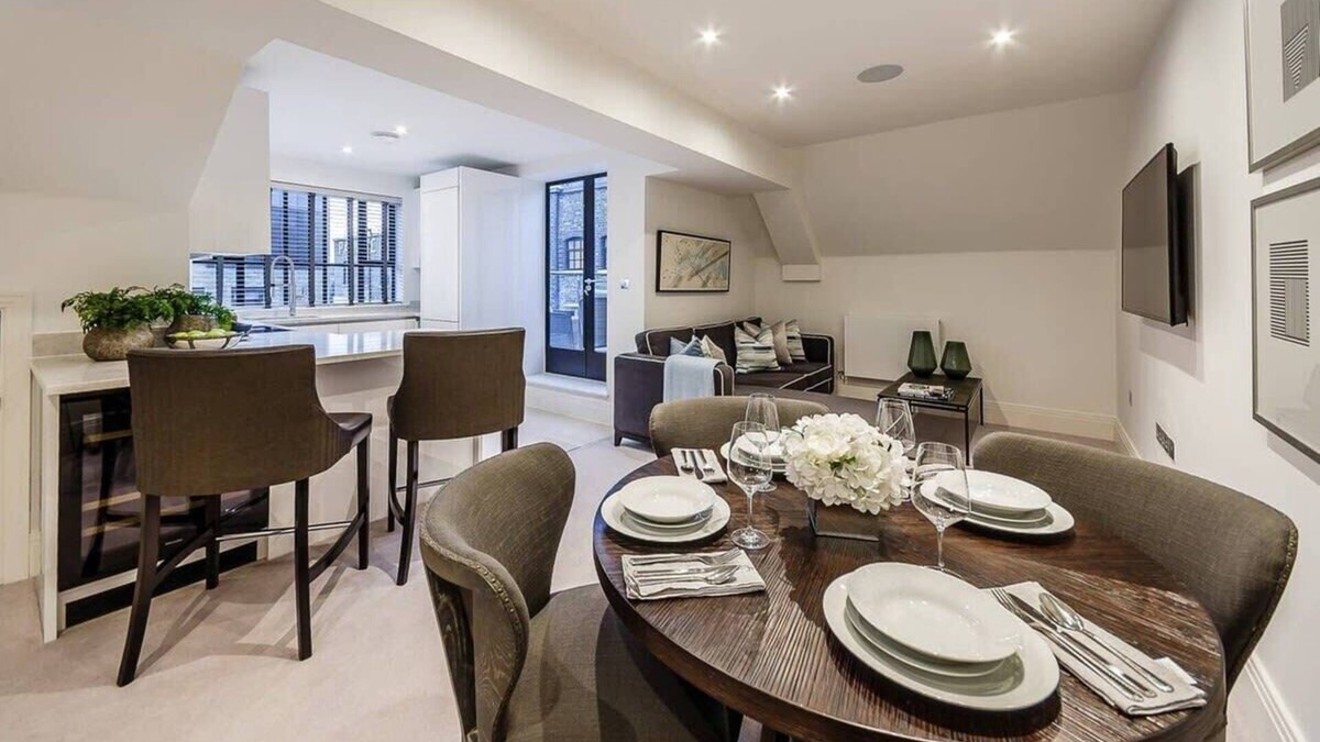 Hammersmith and Fulham Apartment | Luxury Two Bedroom Riverside Penthouse