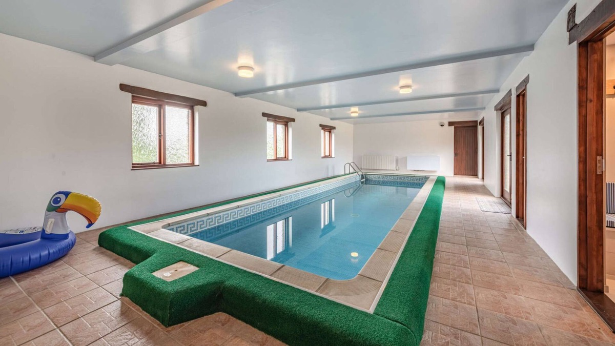 Fairford Cottage | Luxury two bedroom holiday cottage with indoor swimming pool - The Pool House