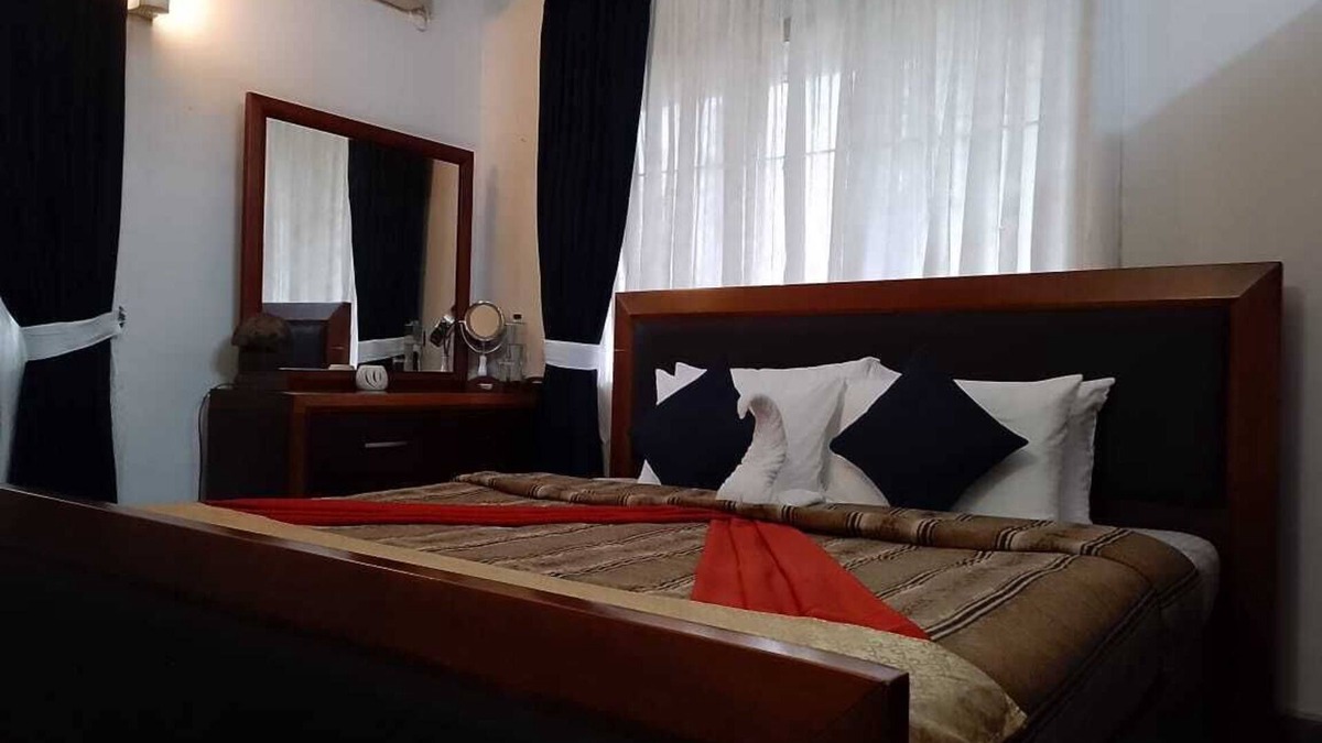 Mount Lavinia Villa | Luxury Villa In The Prestigious Lotus Grove, Dehiwala