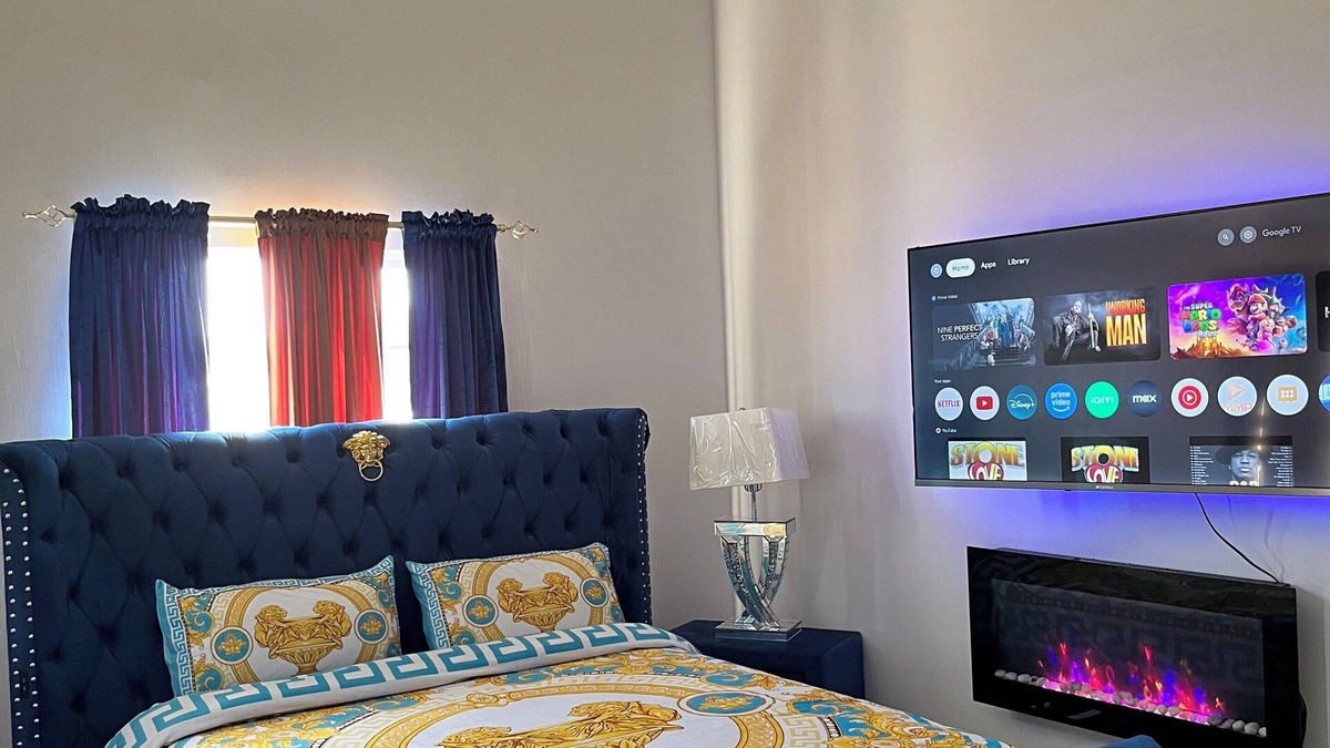 Portmore House | Luxury Versace-Inspired Stay in Portmore – Stylish & Comfortable 2 Bedrooms