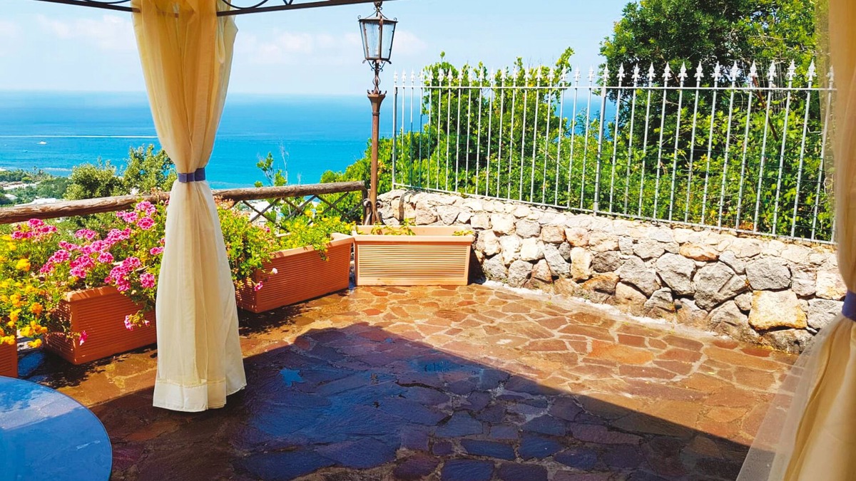 Forio Villa | Luxury Villa Regina sleeps 16 with 5 outbuildings