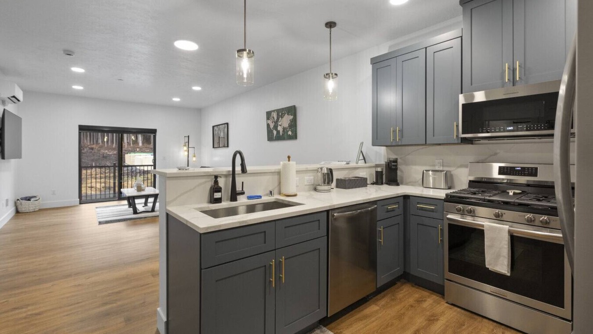 Juneau Apartment | Luxury Views, Affordable Stay A306