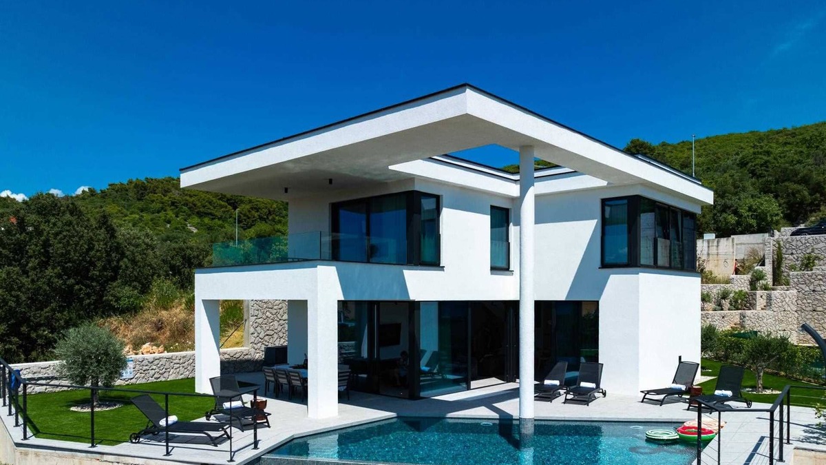 Punat Villa | Luxury villa 45° with infinity pool