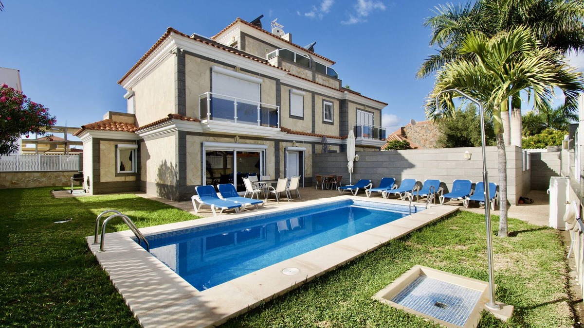 Sonnenland Villa | Luxury villa 7-1, with all the comforts for an unforgettable vacation.