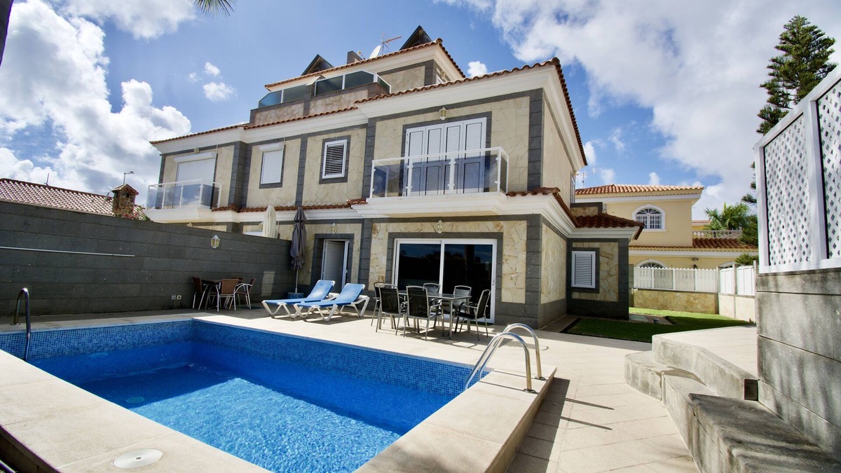 Sonnenland Villa | Luxury Villa 7-2, with all the amenities for a perfect vacation.