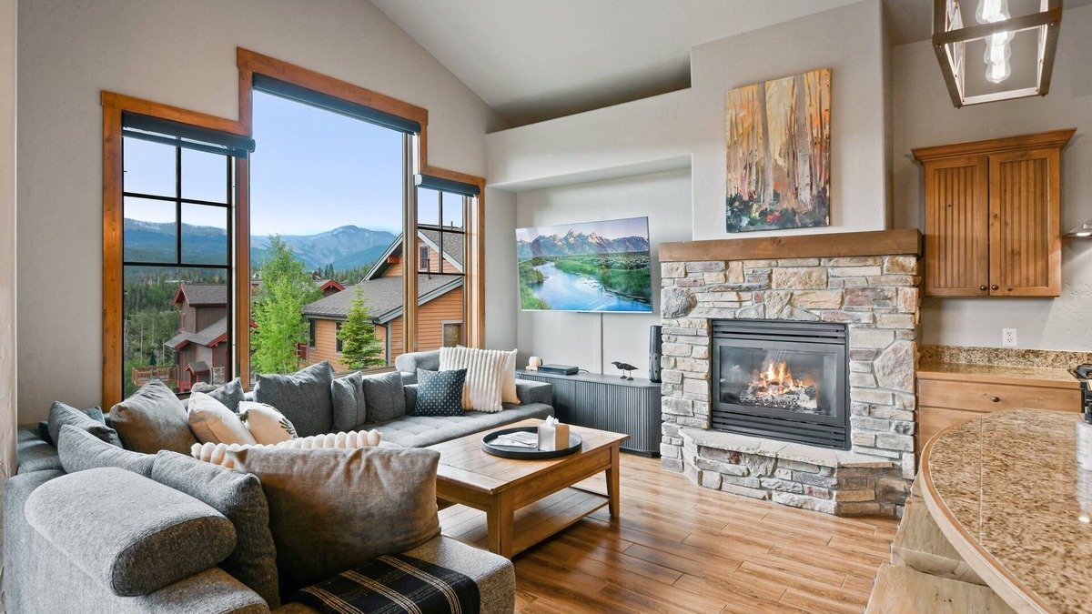Bear Crossing House | Luxury Villa 745I Hot Tub I Great Views I Best Price I FREE Adventures Daily