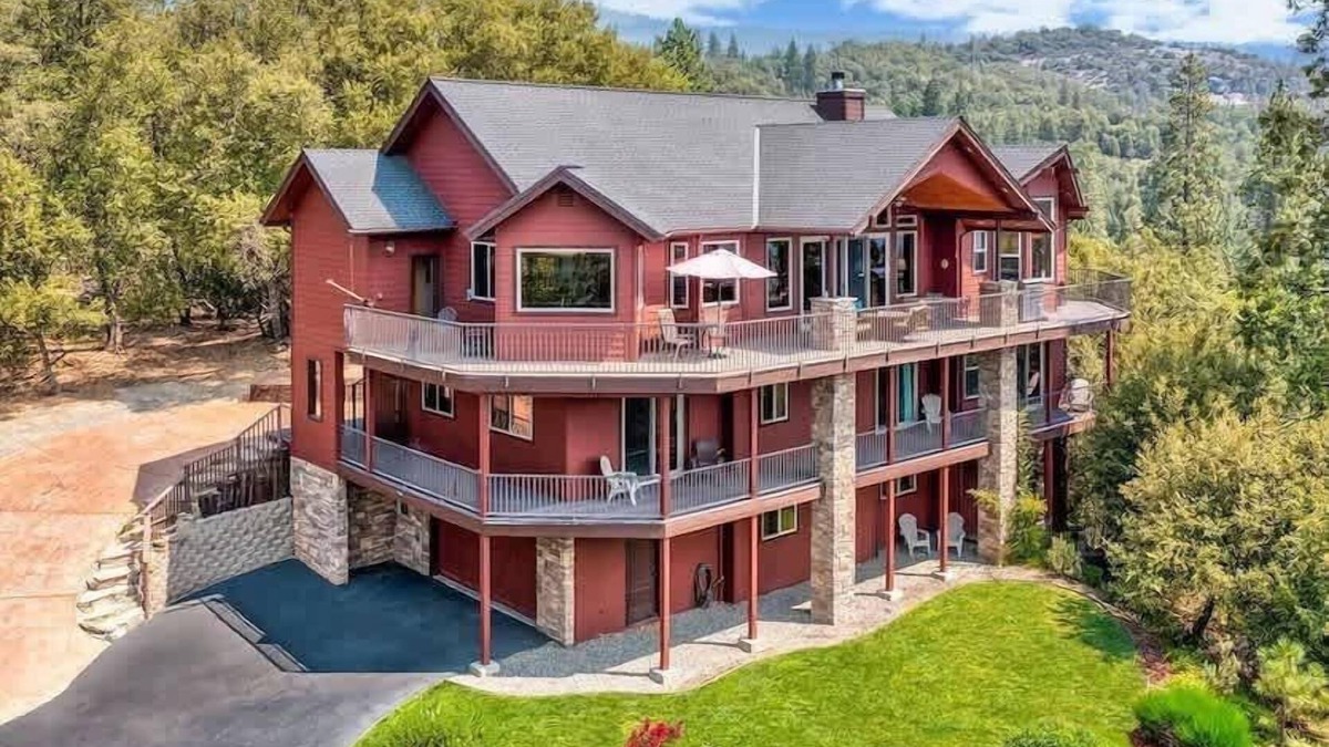 Bass Lake House | Luxury Villa at Bass Lake near Yosemite