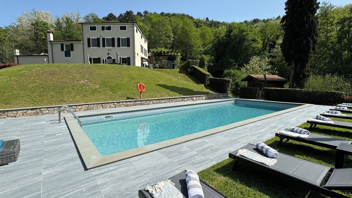 Villabuona Villa | Luxury Villa Baloccaia ,Heated Pool Lucca Italy n8 bedrooms all AC, 9 bathrooms