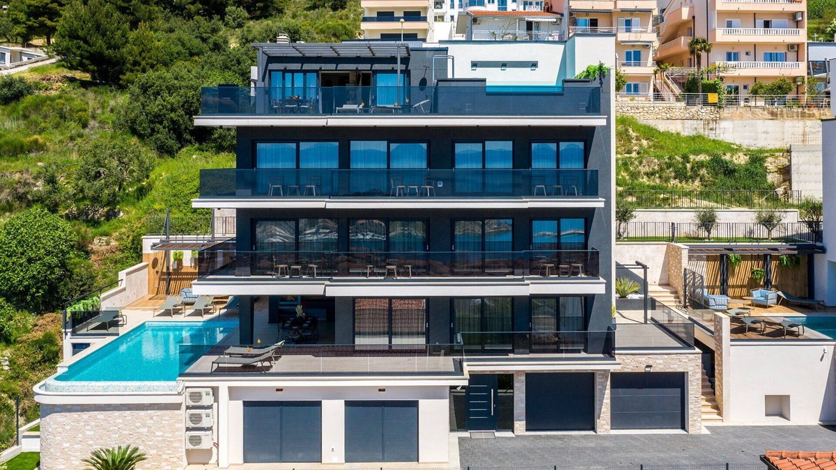 Moca Villa | Luxury Villa Calliope with Pool