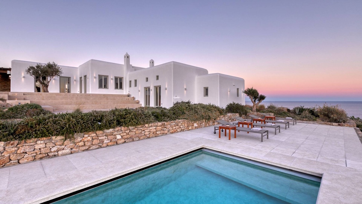 Paraga House | LUXURY VILLA ECHOES MYKONOS ISLAND LIFESTYLE, 3 different capability options