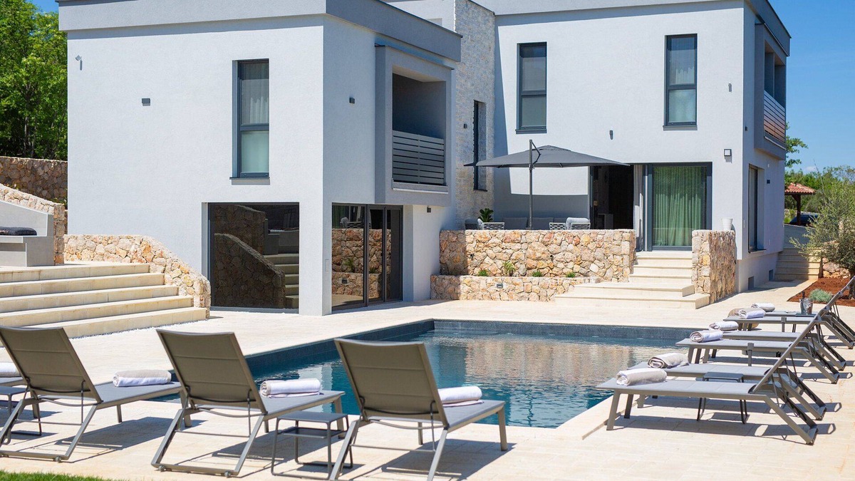 Vrh Villa | Luxury Villa Equinox with Heated Pool