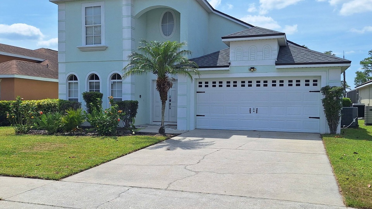 Orange Tree House | Luxury Villa - Family Oasis with Private Pool - close to Disney and Universal!