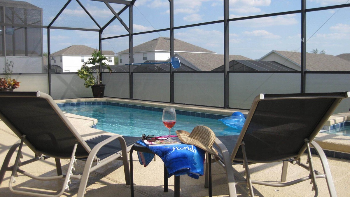 Highgate Park House | Luxury Villa, Gated Community, SOUTH FACING POOL/SPA, WIFI BBQ, mins to DISNEY!