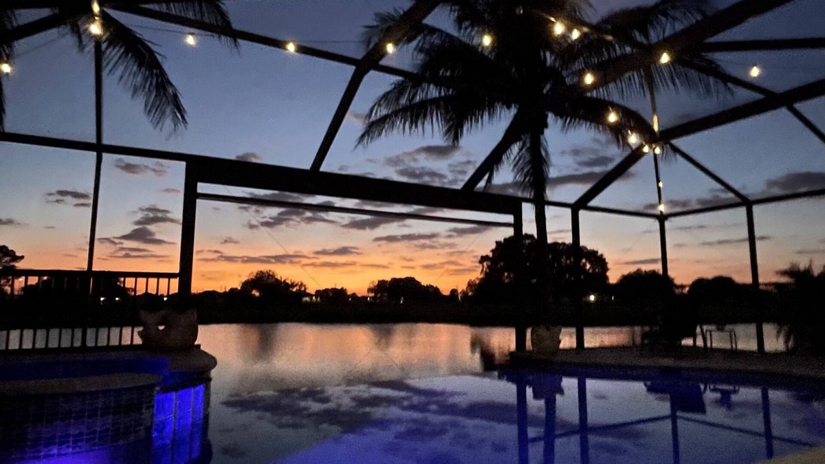 Burnt Store Villa | Luxury Villa, Heated INFINITY-EDGE SALT POOL on Golf Course lake
