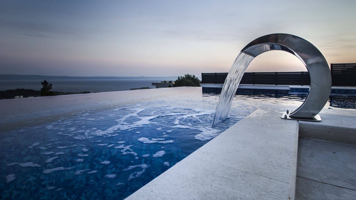 Zelenka Villa | Luxury Villa High Hopes with Pool