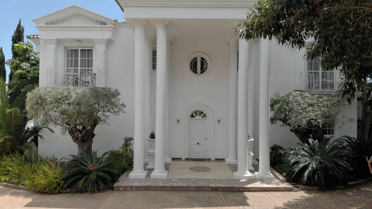 Marbella Villa | Luxury Villa in Prime Location with Excellent Sea and Mountain Views
