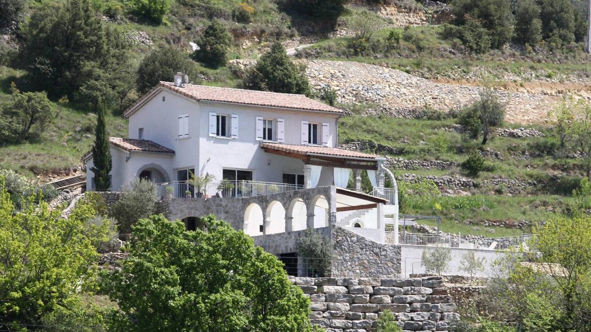 Ruoms Villa | Luxury Villa in Sampzon with Pool and Air Conditioning