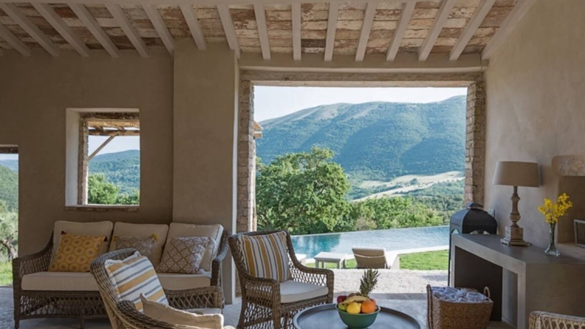 Antognola Villa | Luxury villa inside a splendid estate