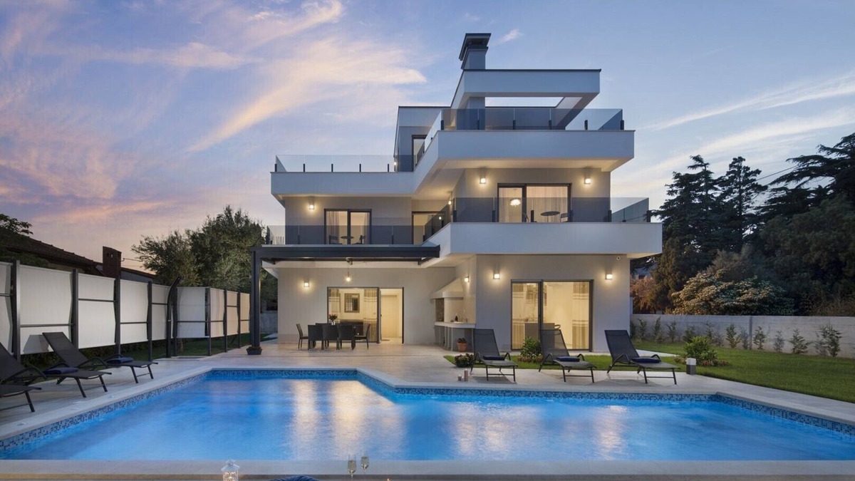 Premantura Villa | Luxury villa Kriya Medulin with pool, sauna and gym in Istria