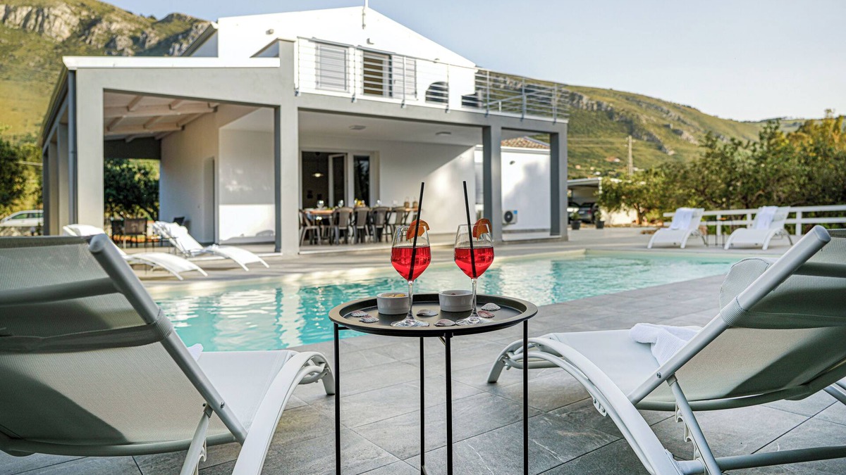 Castellammare del Golfo Villa | Luxury Villa La Perla - Pool, Garden and Parking