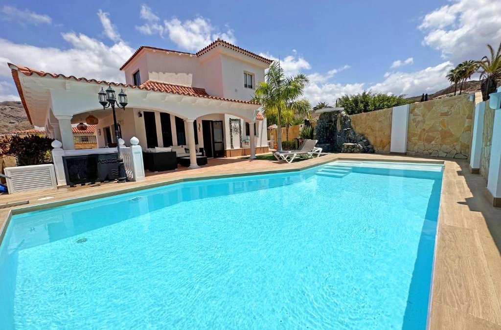 La Playa de Tauro Villa | Luxury Villa Lucia