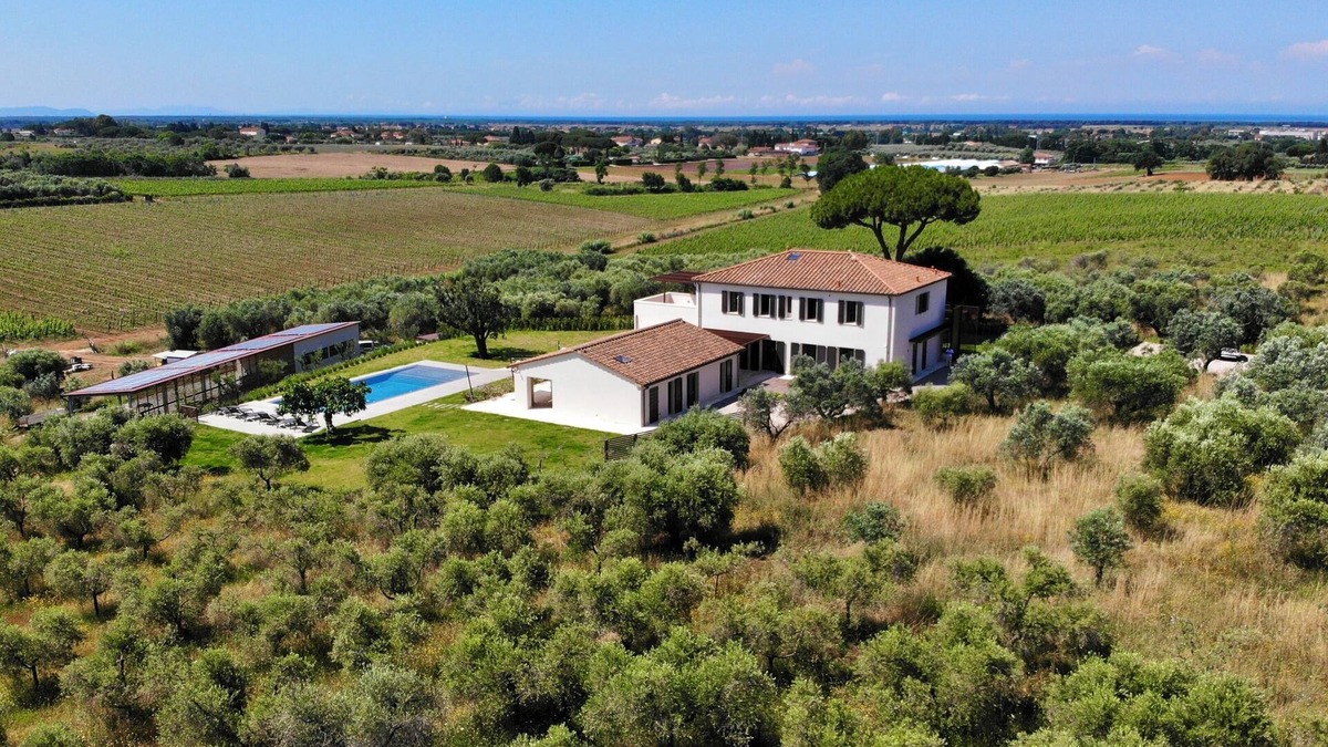 Cecina Villa | Luxury Villa, modern, surrounded by nature, a few min from the sea and Bolgheri