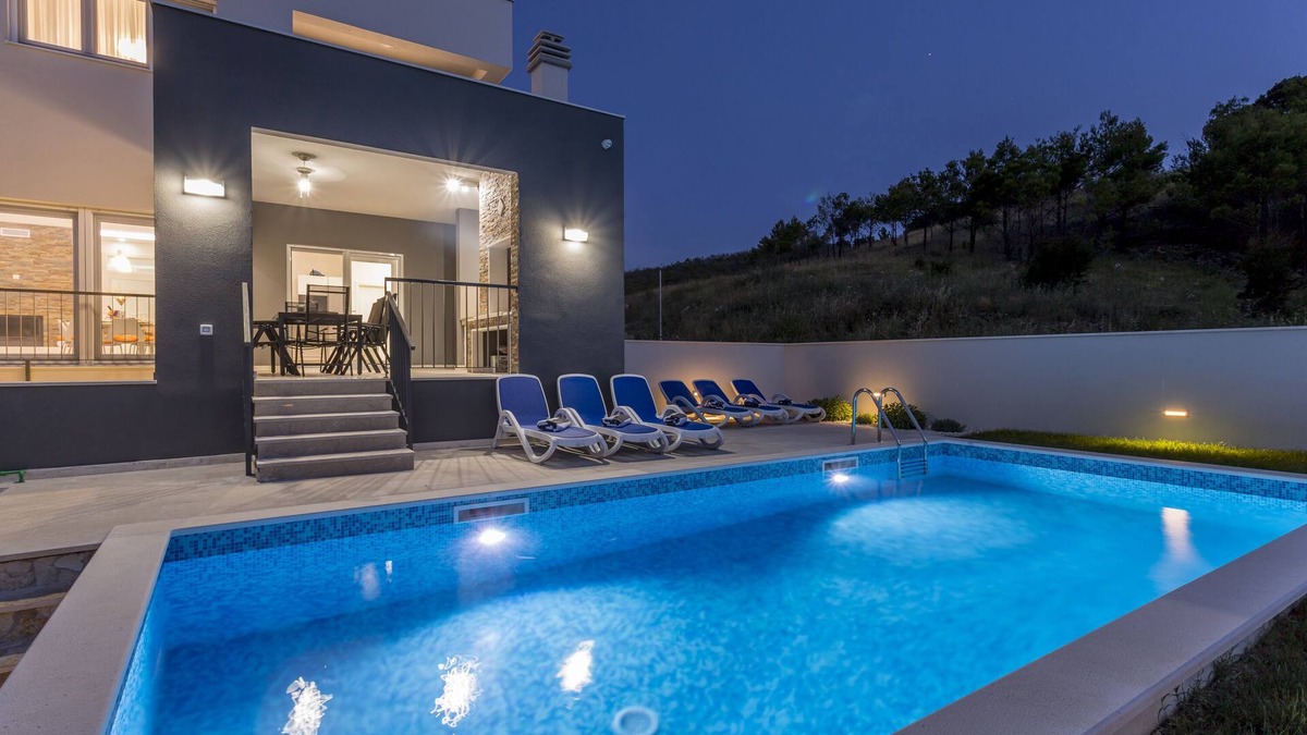 Tugare Villa | Luxury Villa Nika, private oasis with swimming pool