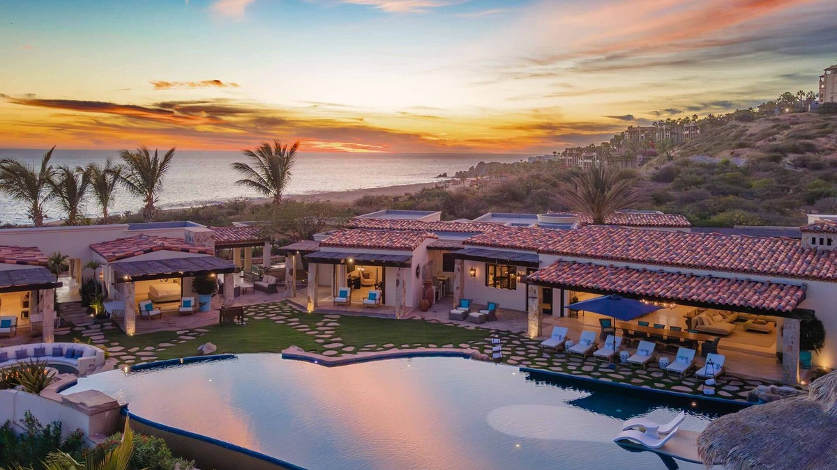 Pedregal Villa | Luxury Villa on Sprawling Property - Gym & Big Pool. 2-min Walk to Beach, 5-min Taxi to DT Cabo