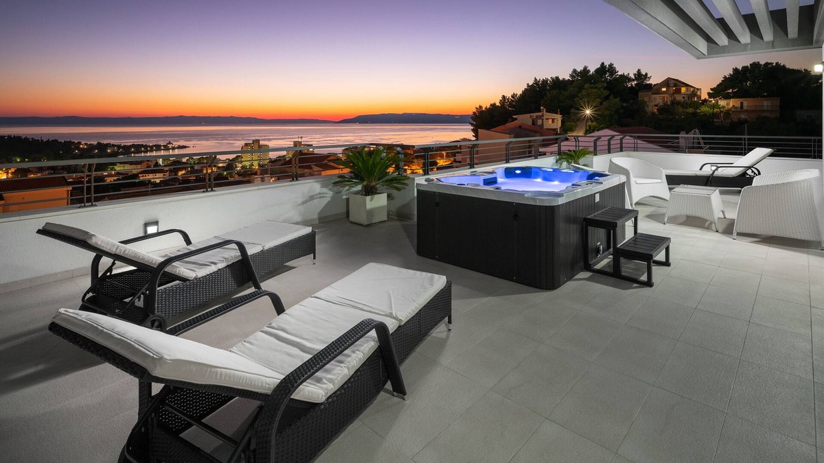 Makarska Villa | Luxury villa Palladium in the center with * heated pool, * penthouse and * whirlp.