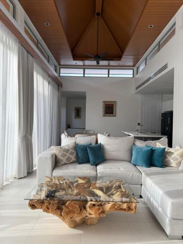 Ban Mut Dok Khao Villa | Luxury Villa Phuket