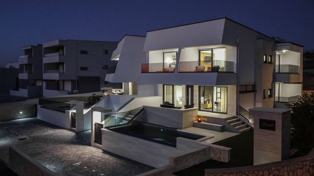 Novalja Villa | Luxury villa - private heated pool, jacuzzi, sauna, and gym